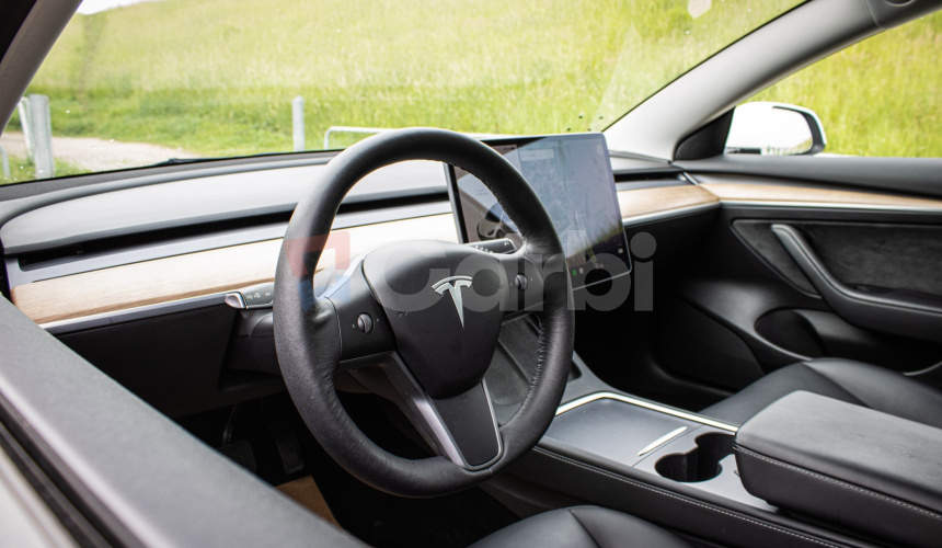 Tesla Model 3 Long Range Refresh EAP 95% SOH, Matrix Led, Dvojité Sklá, tepelné čerpadlo