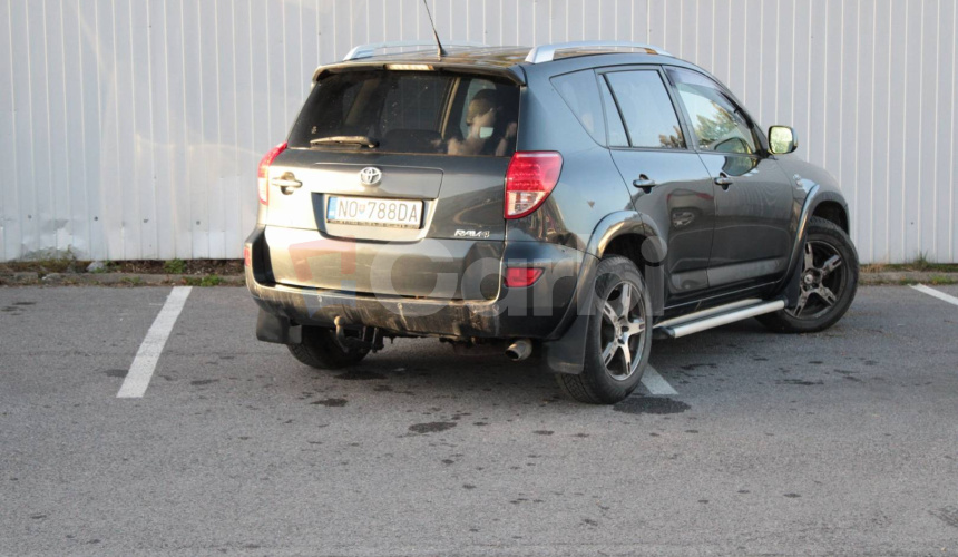 Toyota RAV4 2.2 D-4D 180 X