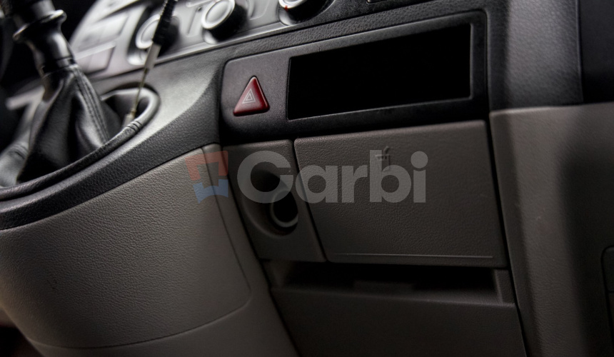 Volkswagen Transporter T5 2.0 TDI 140k KR