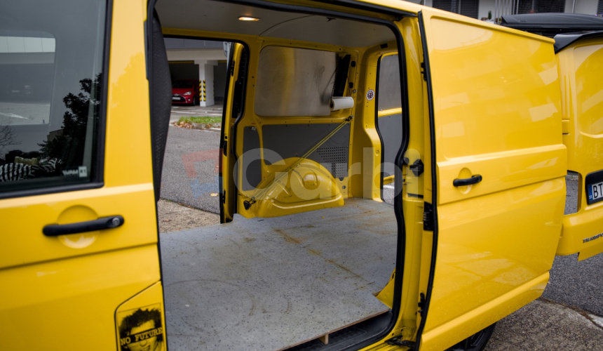 Volkswagen Transporter T5 2.0 TDI 140k KR