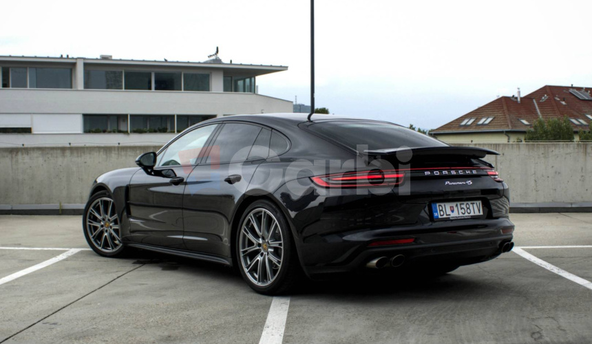 Porsche Panamera 4S A/T