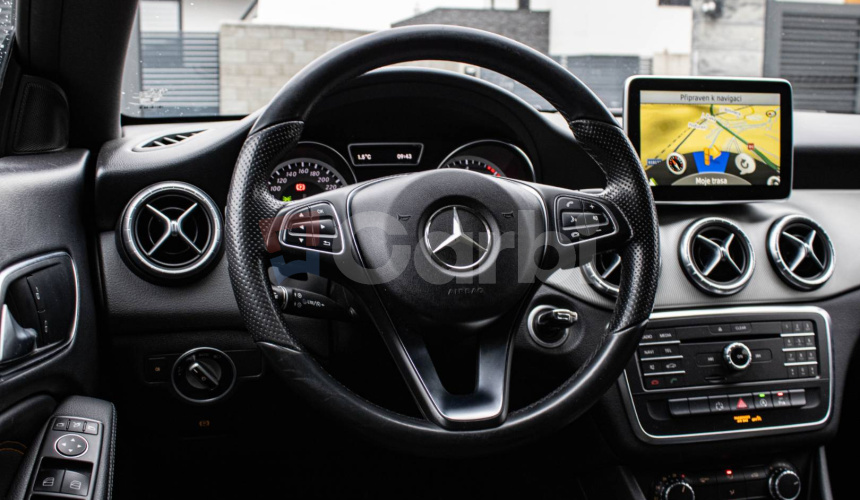 Mercedes-Benz CLA Shooting Brake 220D A/T 100kW AMG KOŽA NELAKOVANÉ