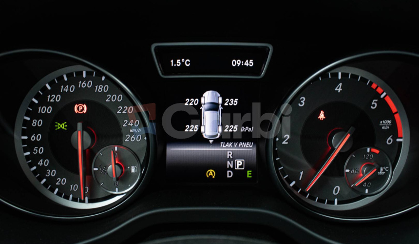 Mercedes-Benz CLA Shooting Brake 220D A/T 100kW AMG KOŽA NELAKOVANÉ
