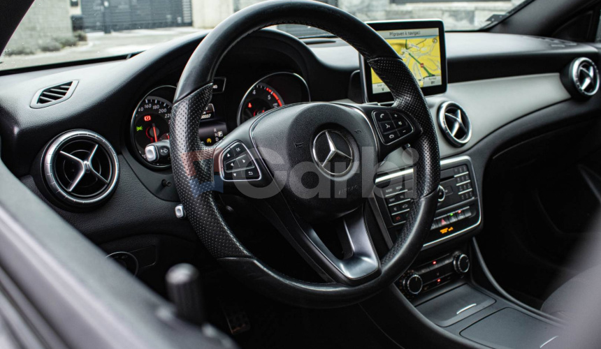 Mercedes-Benz CLA Shooting Brake 220D A/T 100kW AMG KOŽA NELAKOVANÉ