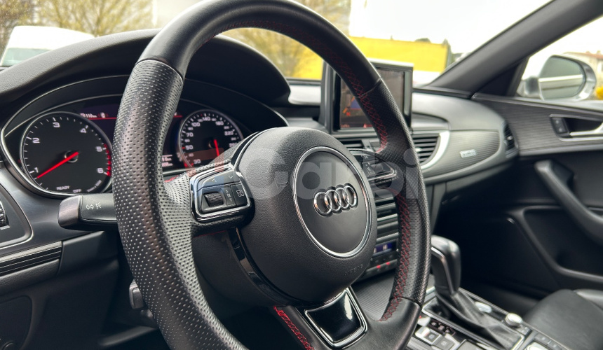 Audi A6 Avant Quattro V6