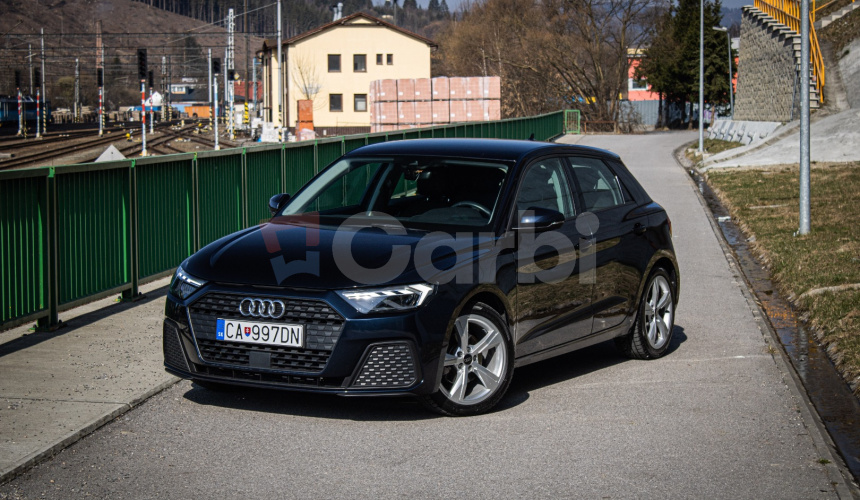 Audi A1 30 TFSI 85kW, Led svetlá, Ambient, R17 alu, Zrkadlenie obrazovky, Qi nabíjanie