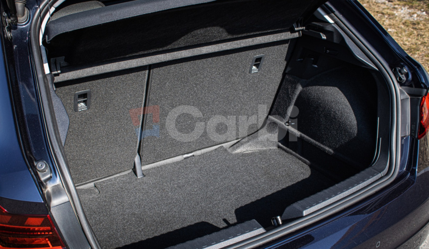 Audi A1 30 TFSI 85kW, Led svetlá, Ambient, R17 alu, Zrkadlenie obrazovky, Qi nabíjanie