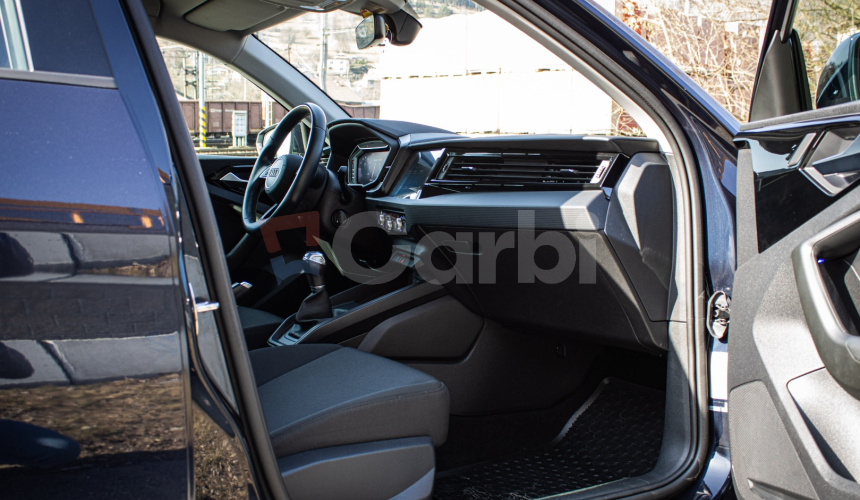 Audi A1 30 TFSI 85kW, Led svetlá, Ambient, R17 alu, Zrkadlenie obrazovky, Qi nabíjanie