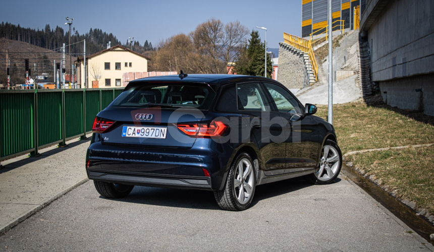 Audi A1 30 TFSI 85kW, Led svetlá, Ambient, R17 alu, Zrkadlenie obrazovky, Qi nabíjanie