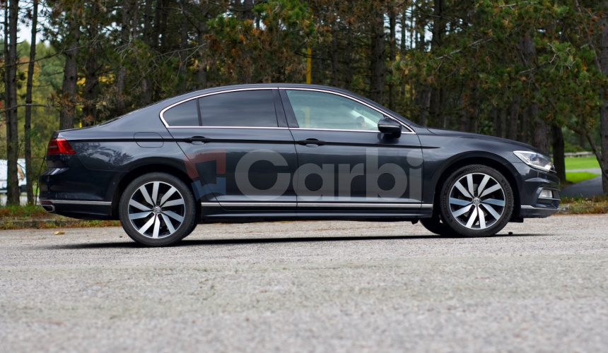 Volkswagen Passat 2.0 TDI BMT R-Line Highline DSG