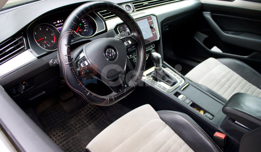 Volkswagen Passat 2.0 TDI BMT R-Line Highline DSG