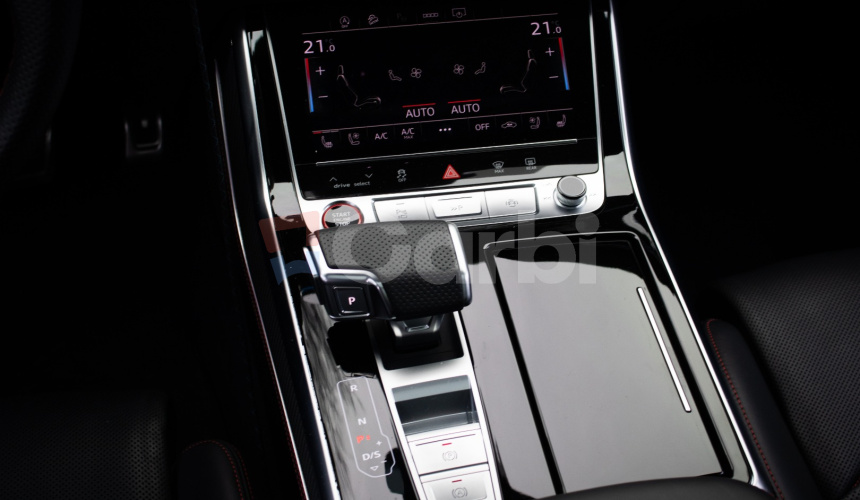 Audi RSQ8 4.0 TFSI Full Carbon, Masáž, Soft-close, Pano, R23, v záruke, DPH