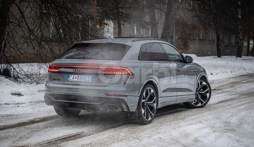 Audi RSQ8 4.0 TFSI Full Carbon, Masáž, Soft-close, Pano, R23, v záruke, DPH