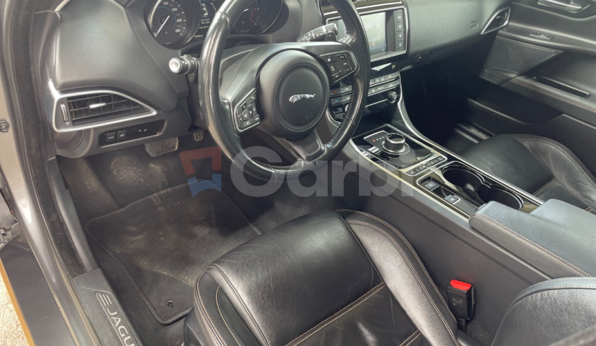 Jaguar XE 2.0 I4D Prestige AT