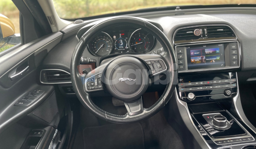 Jaguar XE 2.0 I4D Prestige AT