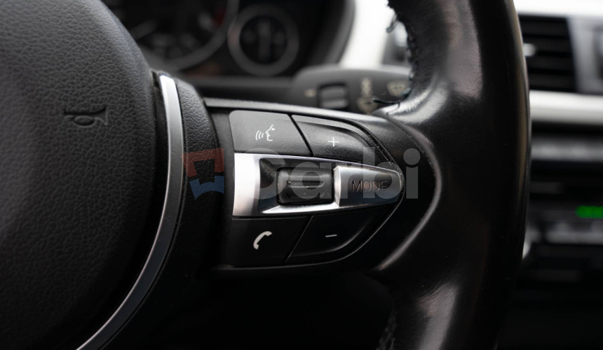 BMW Rad 3 Touring 320d xDrive Advantage A/T
