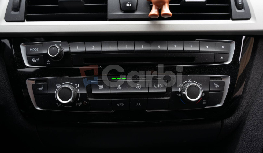 BMW Rad 3 Touring 320d xDrive Advantage A/T