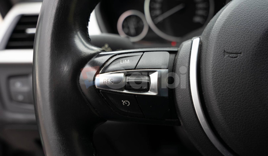 BMW Rad 3 Touring 320d xDrive Advantage A/T