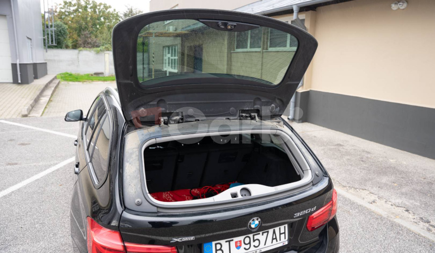 BMW Rad 3 Touring 320d xDrive Advantage A/T