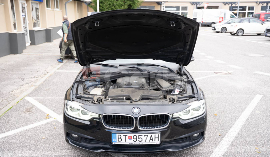 BMW Rad 3 Touring 320d xDrive Advantage A/T