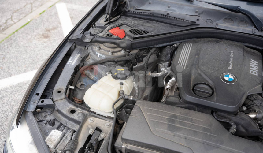 BMW Rad 3 Touring 320d xDrive Advantage A/T