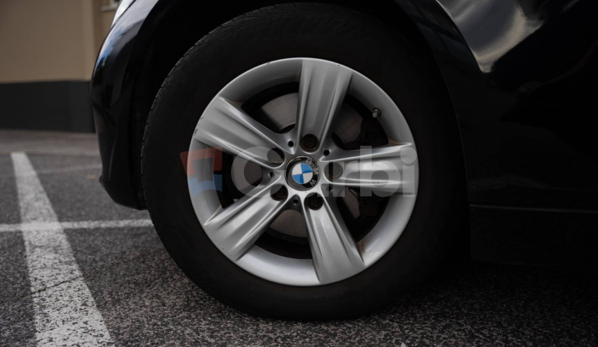 BMW Rad 3 Touring 320d xDrive Advantage A/T