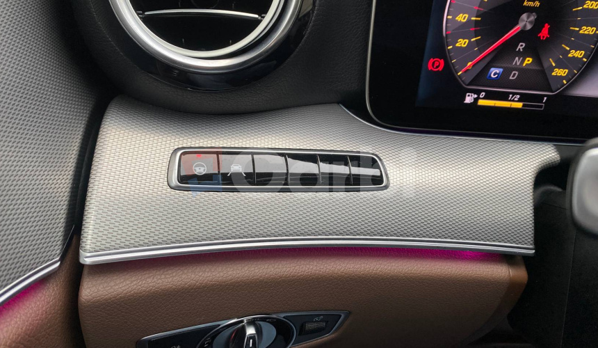 Mercedes-Benz E trieda Kombi E220d AMG Packet A/T 143kW A9