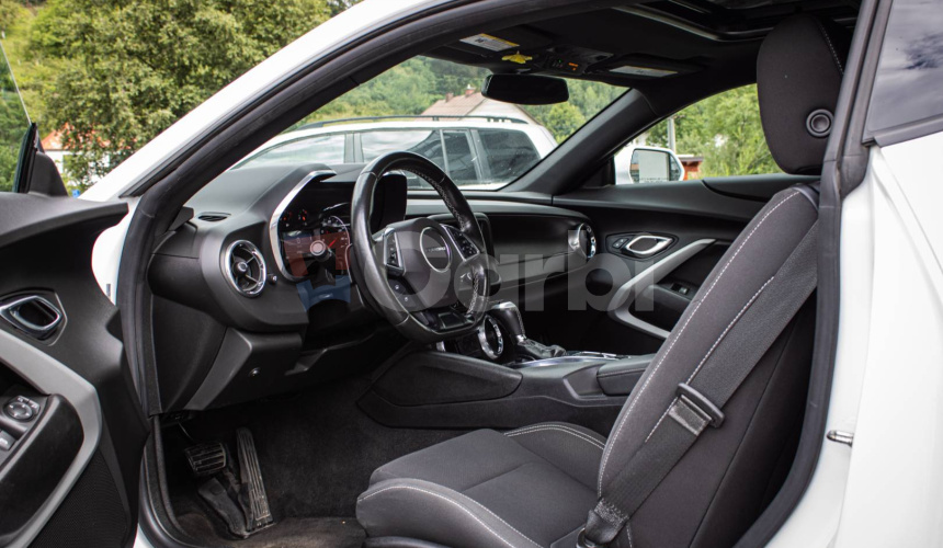 Chevrolet Camaro 2.0T 205 kW, Maxton doplnky, Strešné okno, klapky, pekný stav