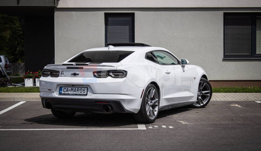 Chevrolet Camaro 2.0T 205 kW, Maxton doplnky, Strešné okno, klapky, pekný stav