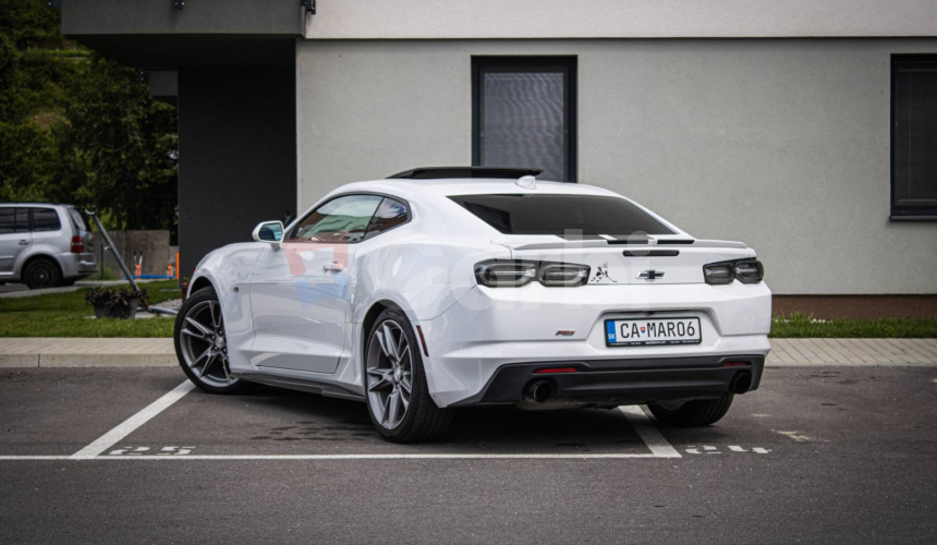 Chevrolet Camaro 2.0T 205 kW, Maxton doplnky, Strešné okno, klapky, pekný stav