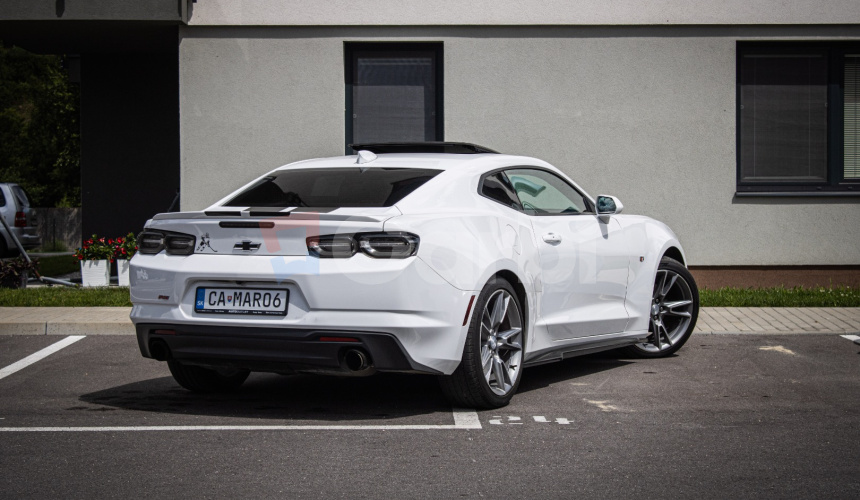 Chevrolet Camaro 2.0T 205 kW, Maxton doplnky, Strešné okno, klapky, pekný stav