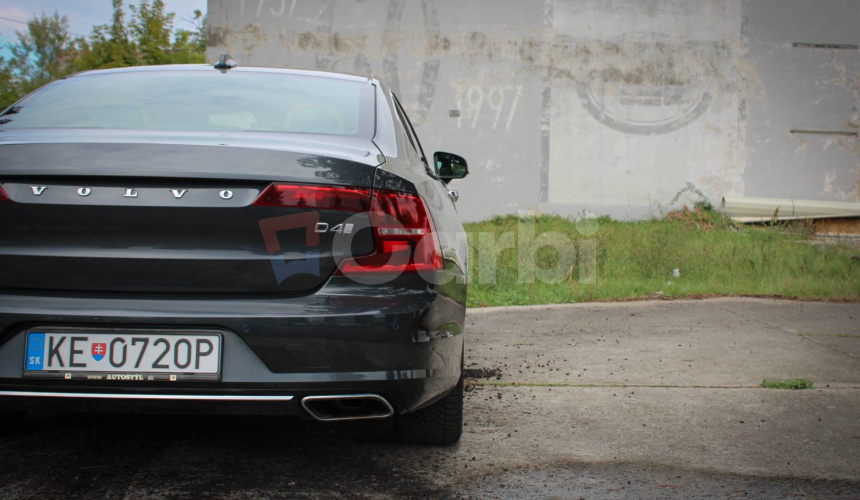 Volvo S90 D4 2.0L Drive-E Inscription A/T
