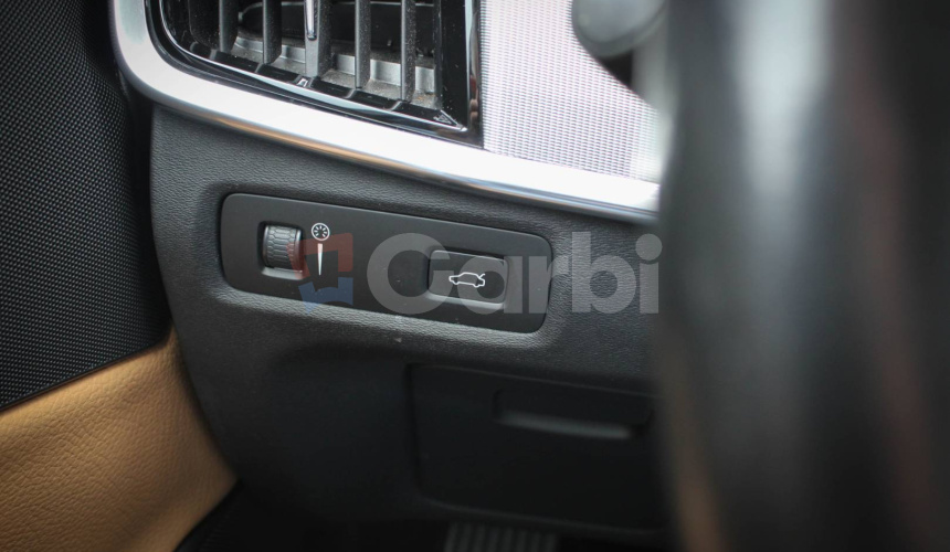 Volvo S90 D4 2.0L Drive-E Inscription A/T