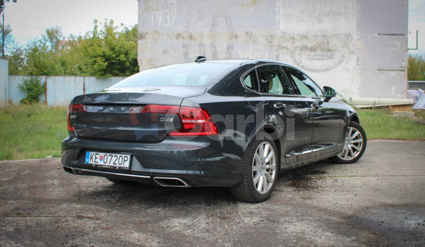 Volvo S90 D4 2.0L Drive-E Inscription A/T