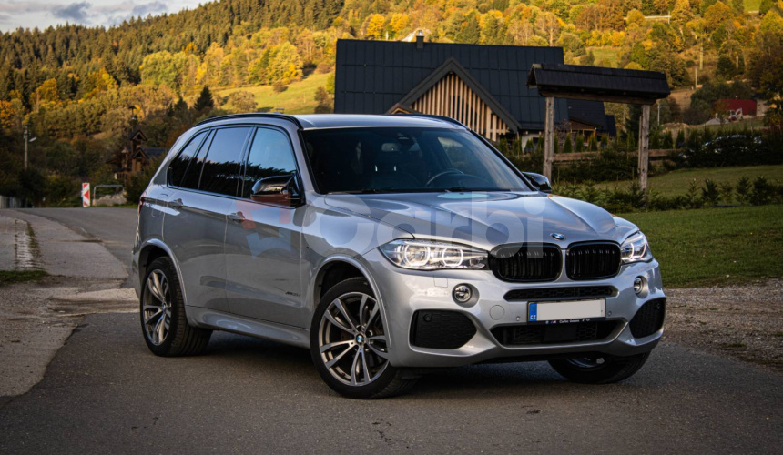 BMW X5 30d xDrive MPacket, LED svetlá, HUD, servis, ambientné osvetlenie
