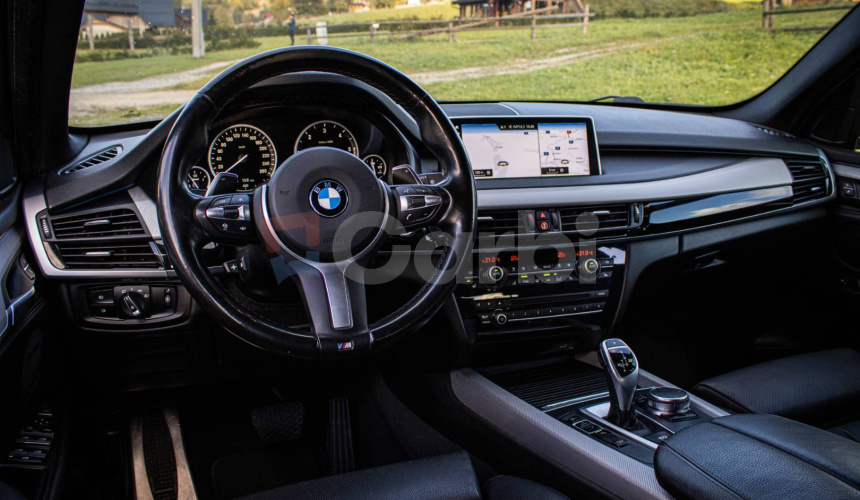 BMW X5 30d xDrive MPacket, LED svetlá, HUD, servis, ambientné osvetlenie