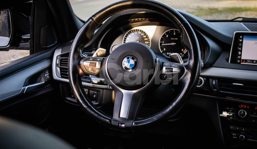BMW X5 30d xDrive MPacket, LED svetlá, HUD, servis, ambientné osvetlenie