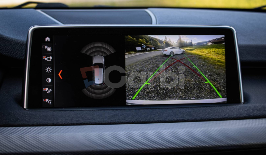 BMW X5 30d xDrive MPacket, LED svetlá, HUD, servis, ambientné osvetlenie