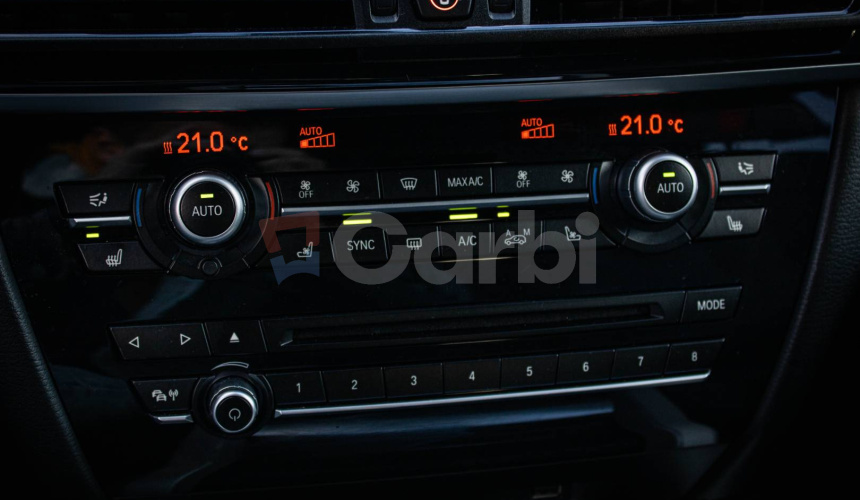 BMW X5 30d xDrive MPacket, LED svetlá, HUD, servis, ambientné osvetlenie