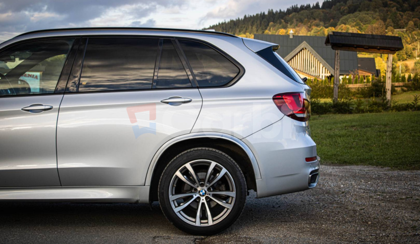 BMW X5 30d xDrive MPacket, LED svetlá, HUD, servis, ambientné osvetlenie