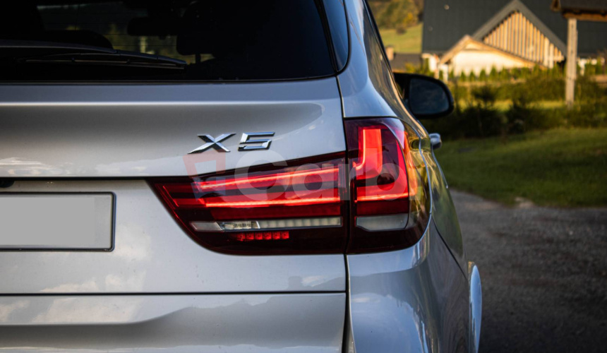 BMW X5 30d xDrive MPacket, LED svetlá, HUD, servis, ambientné osvetlenie
