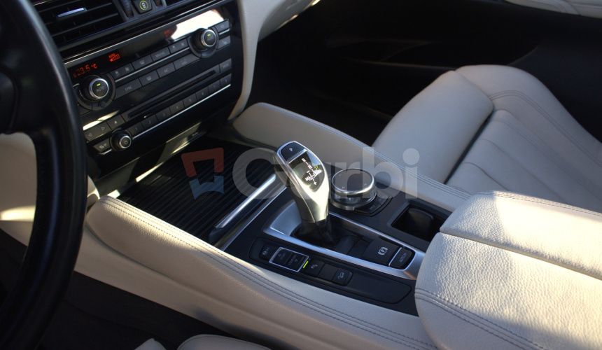 BMW X6 xDrive30d, 190kw, AT8, M-paket