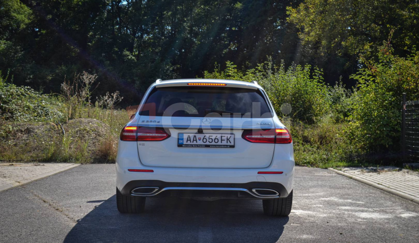 Mercedes-Benz E trieda Kombi E220 d 4MATIC A/T AMG