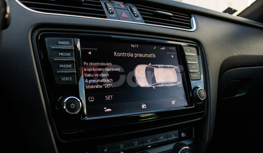 Škoda Octavia Combi RS 2.0 TDI 135kW, A/T, WEBASTO, Panorama