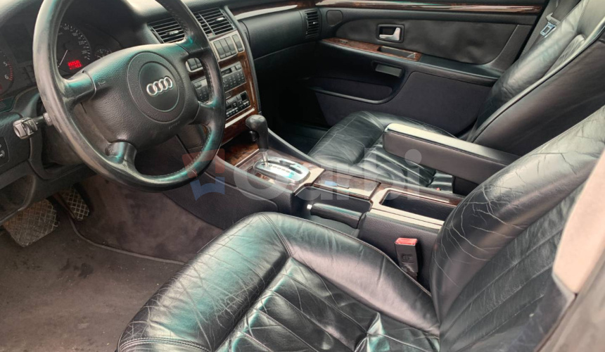 Audi A8 2.5 TDI quattro tiptronic