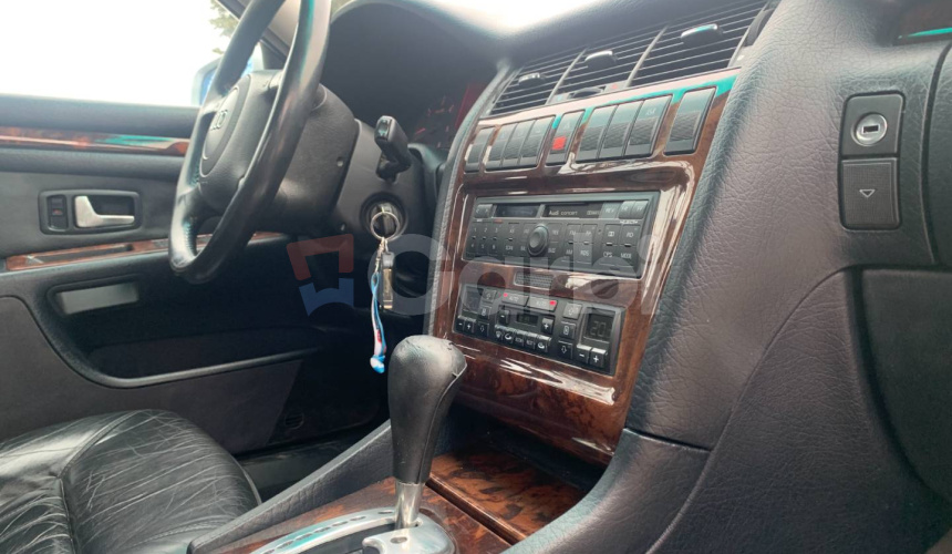 Audi A8 2.5 TDI quattro tiptronic