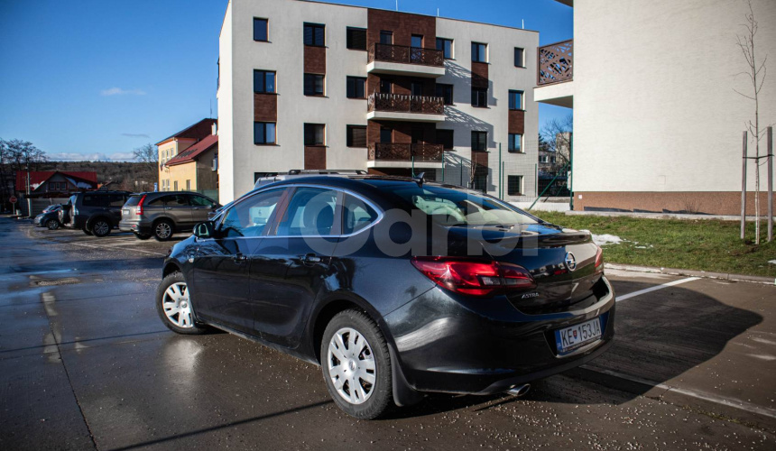 Opel Astra 1.4 Turbo 140k Cosmo