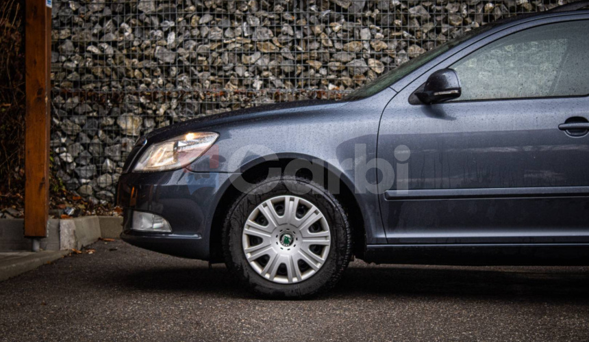 Škoda Octavia Combi 2.0 TDI CR, Vyhrievané sedadlá, parkovacie senzory, poctivé km