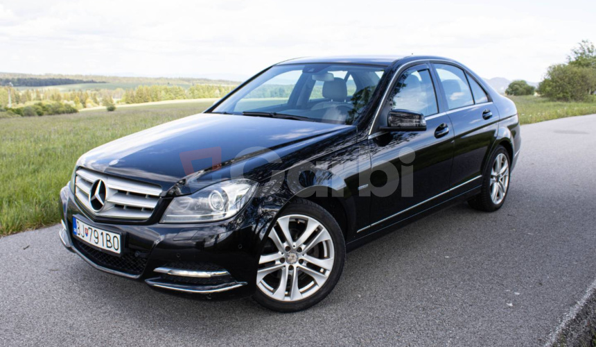 Mercedes-Benz C trieda Sedan