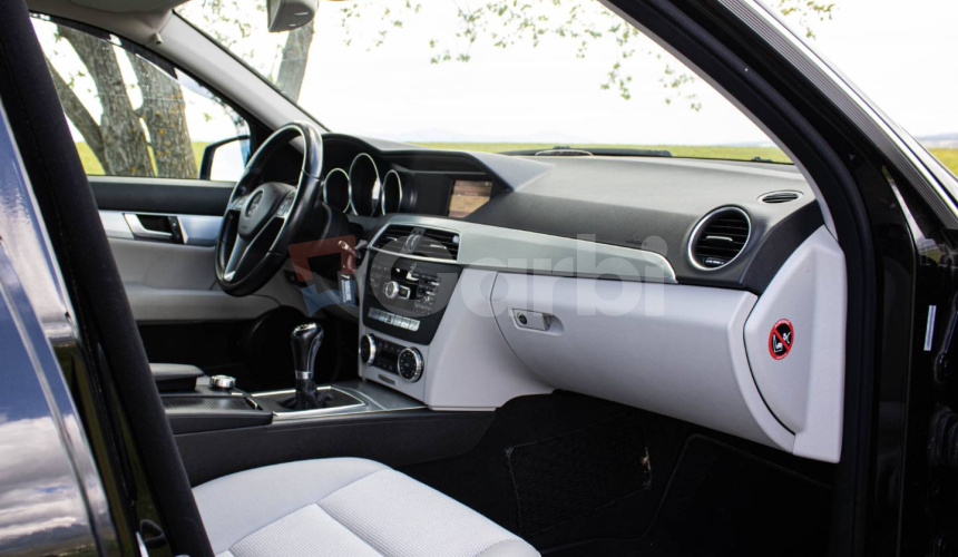 Mercedes-Benz C trieda Sedan